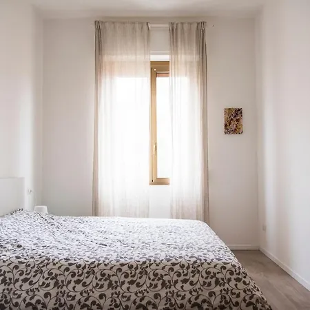 Apartment Delightful 1 Bedroom Near Naviglio Milan