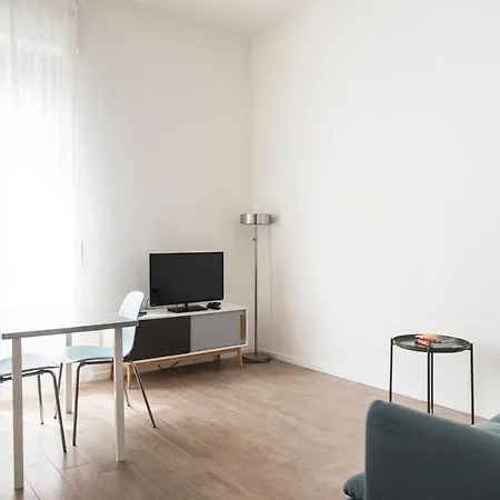 Delightful 1 Bedroom Near Naviglio Apartment *
